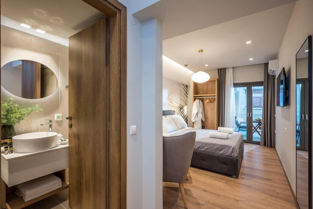 Amalia's Luxury 3 *